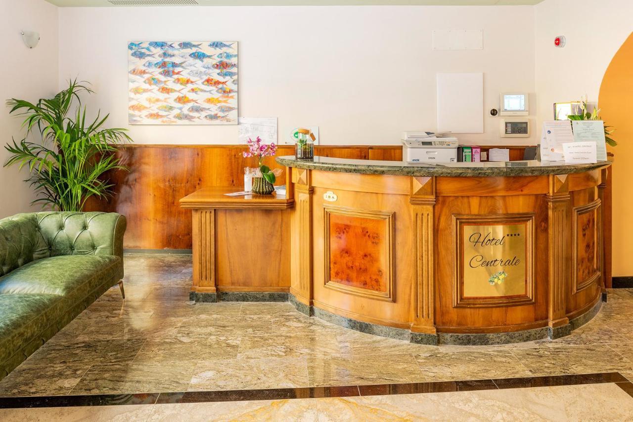 Hotel Centrale Garde Extérieur photo
