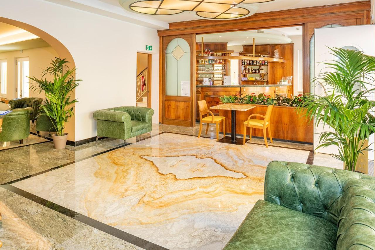 Hotel Centrale Garde Extérieur photo