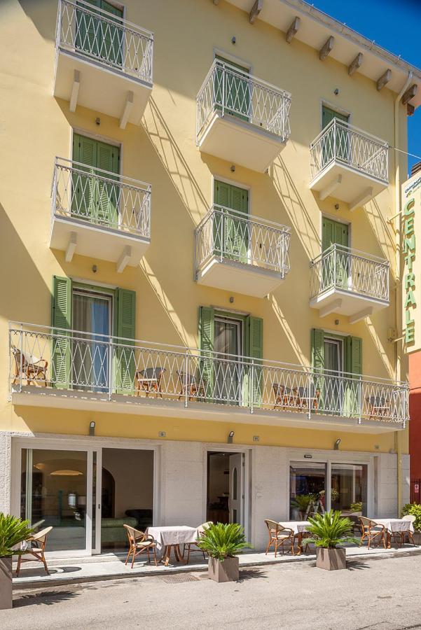 Hotel Centrale Garde Extérieur photo