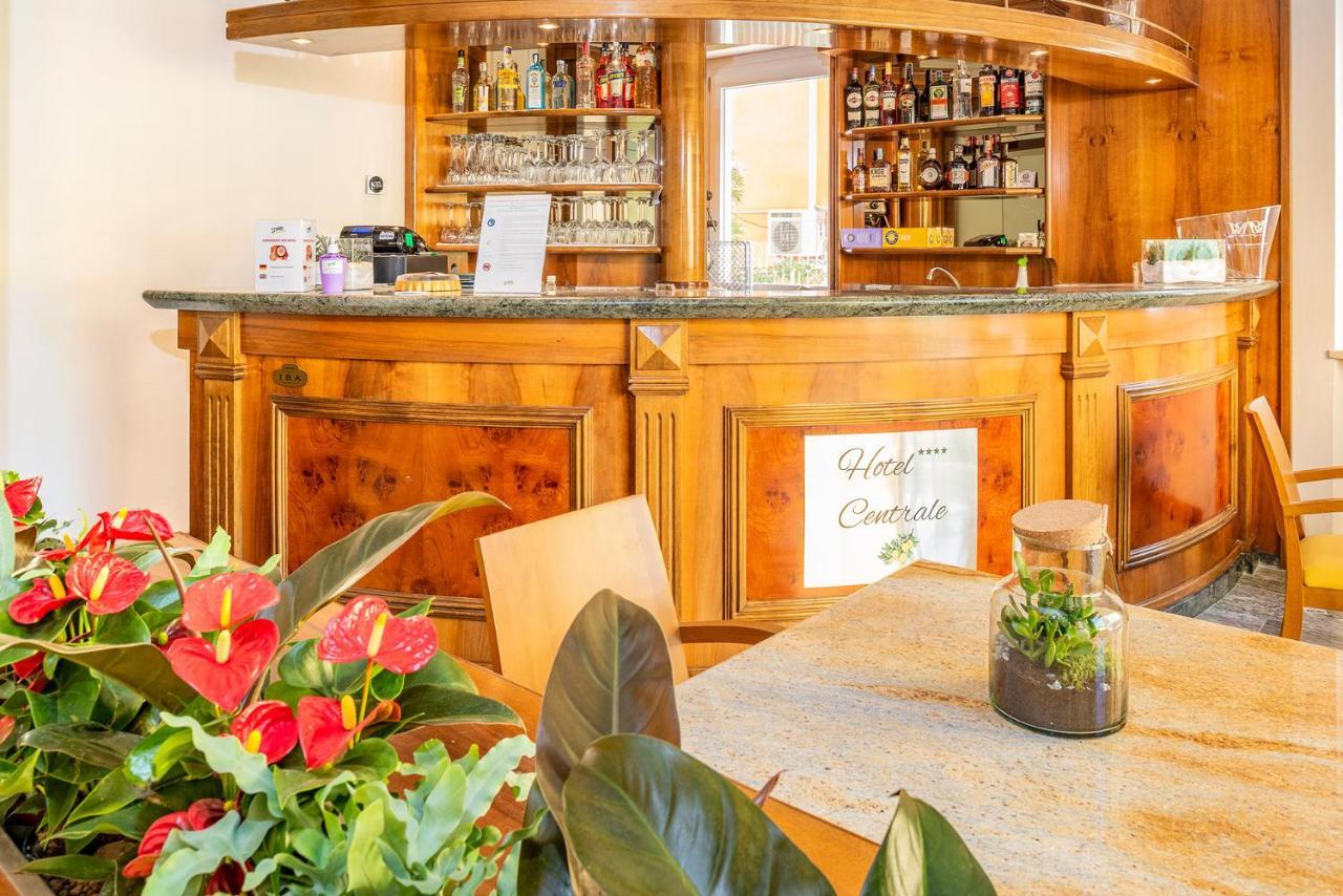 Hotel Centrale Garde Extérieur photo