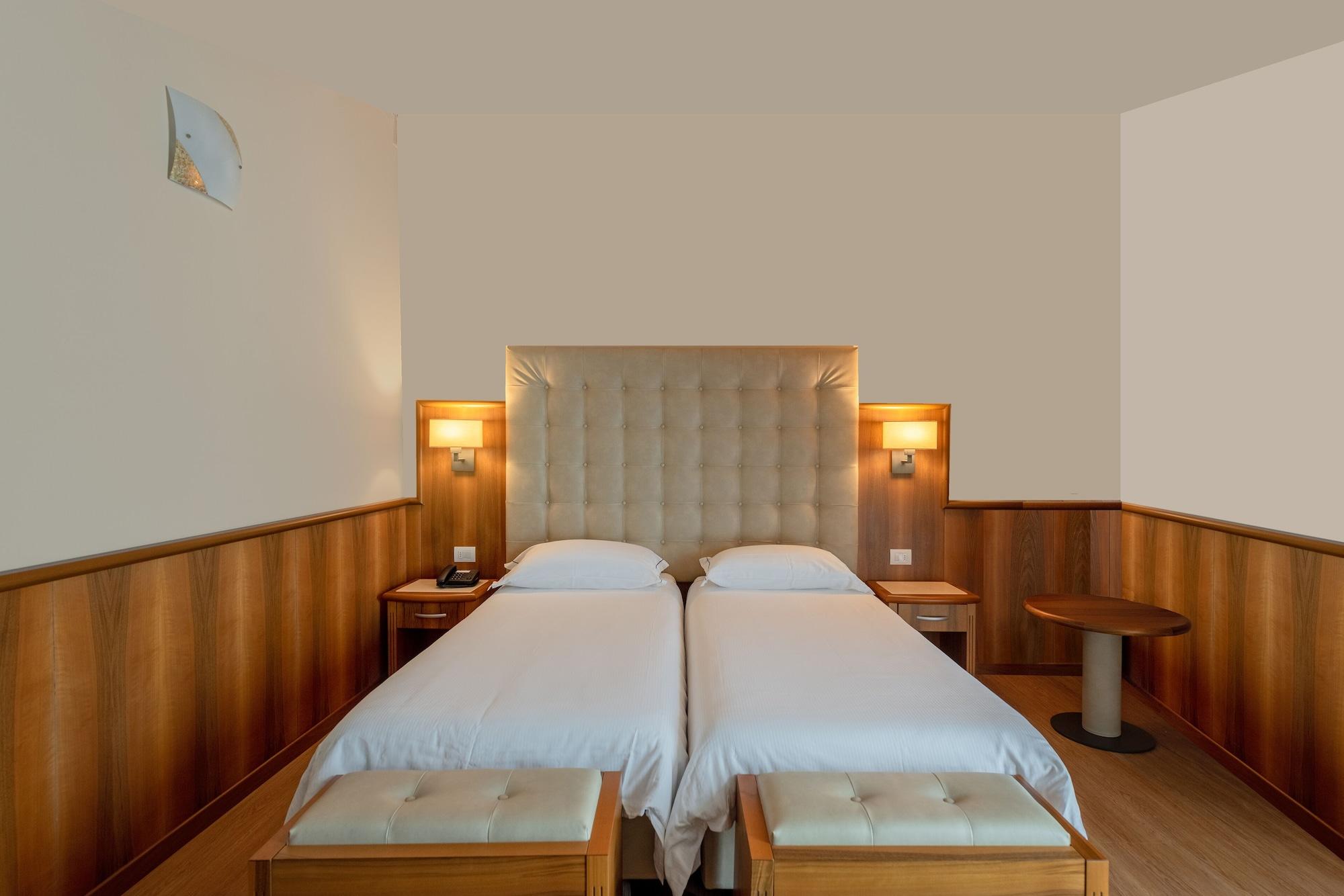 Hotel Centrale Garde Extérieur photo