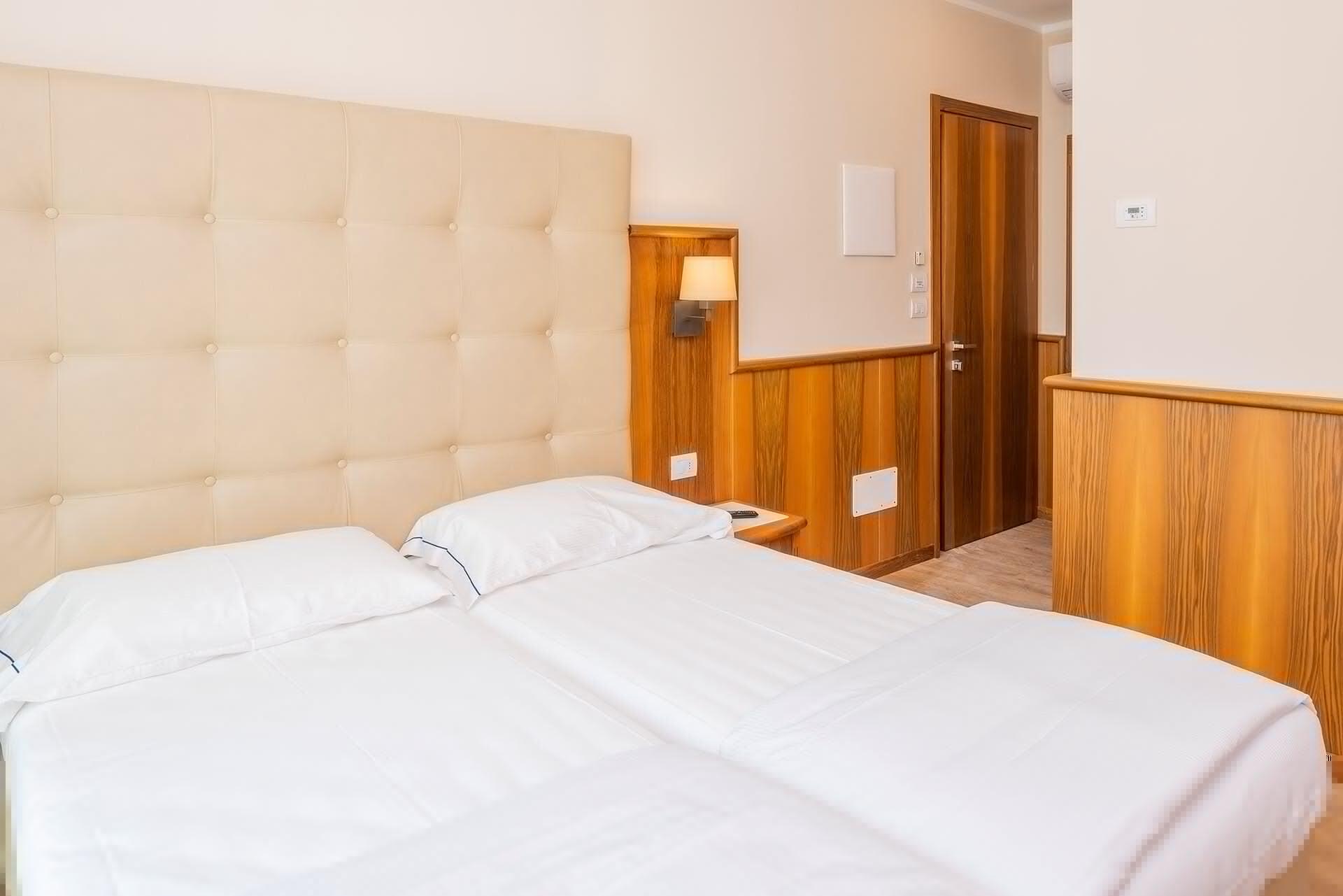 Hotel Centrale Garde Extérieur photo