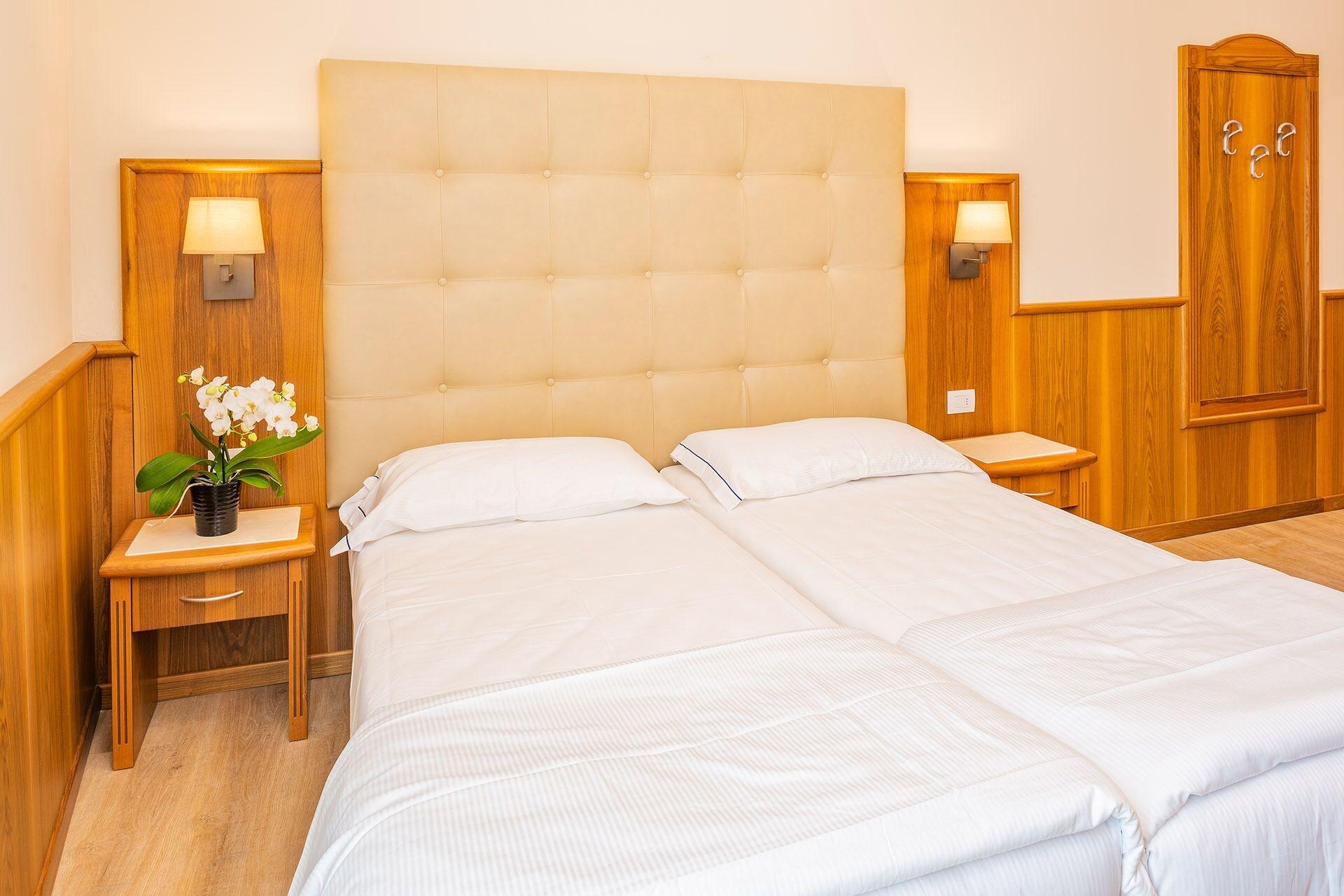 Hotel Centrale Garde Extérieur photo