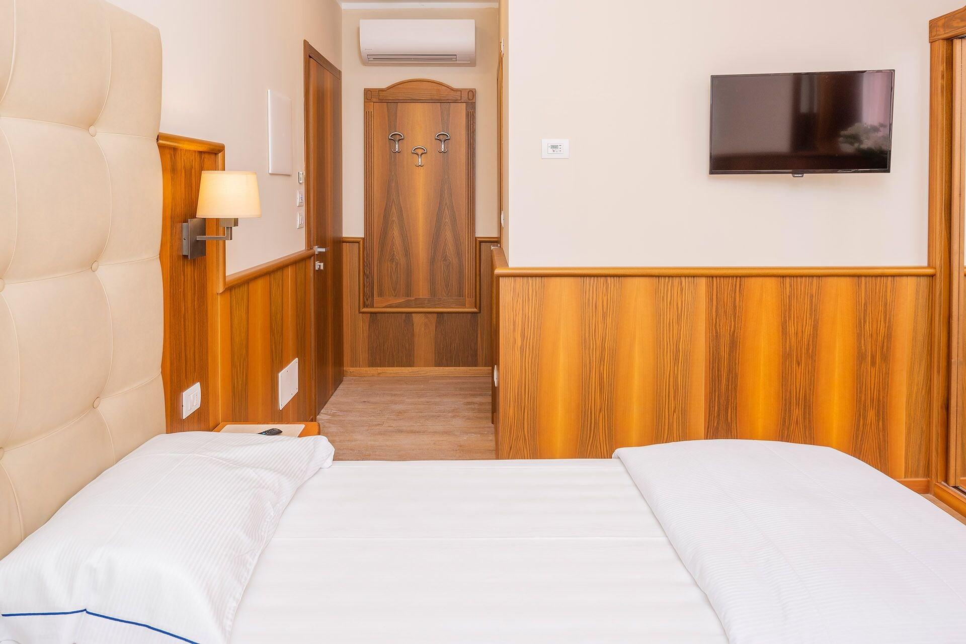 Hotel Centrale Garde Extérieur photo
