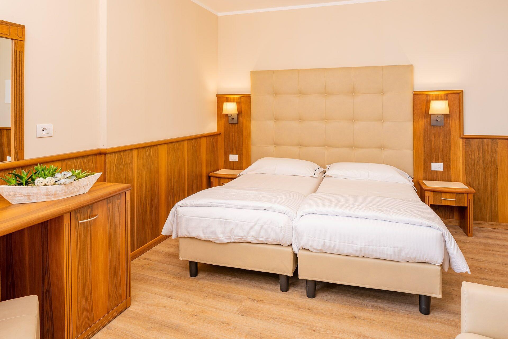 Hotel Centrale Garde Extérieur photo
