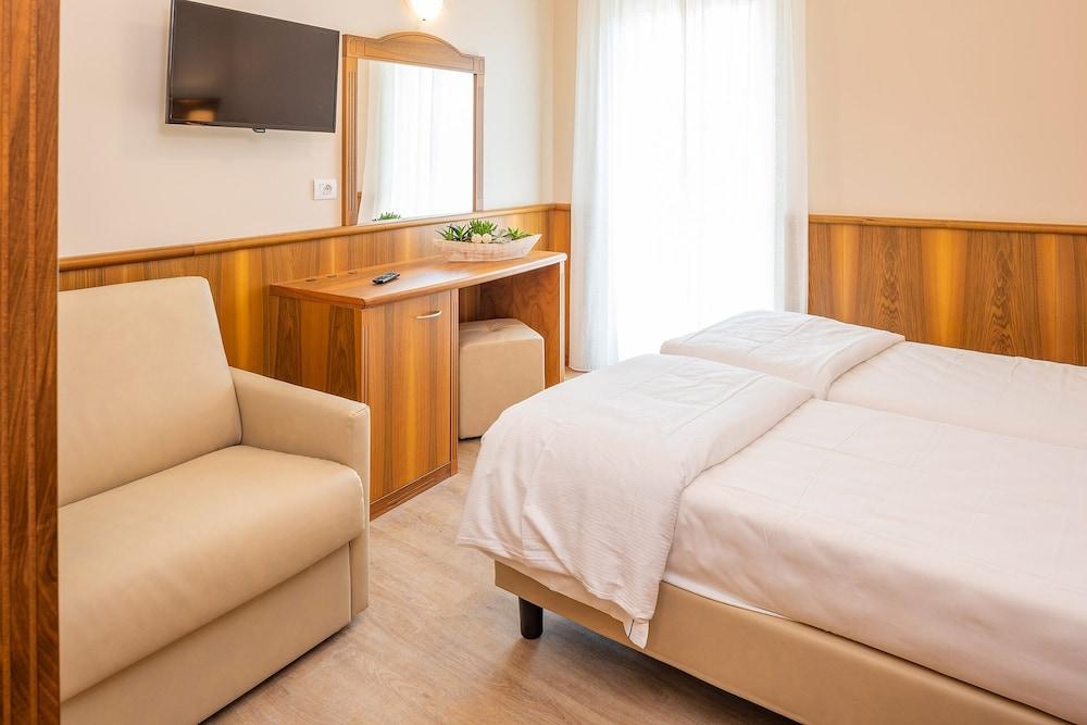 Hotel Centrale Garde Extérieur photo