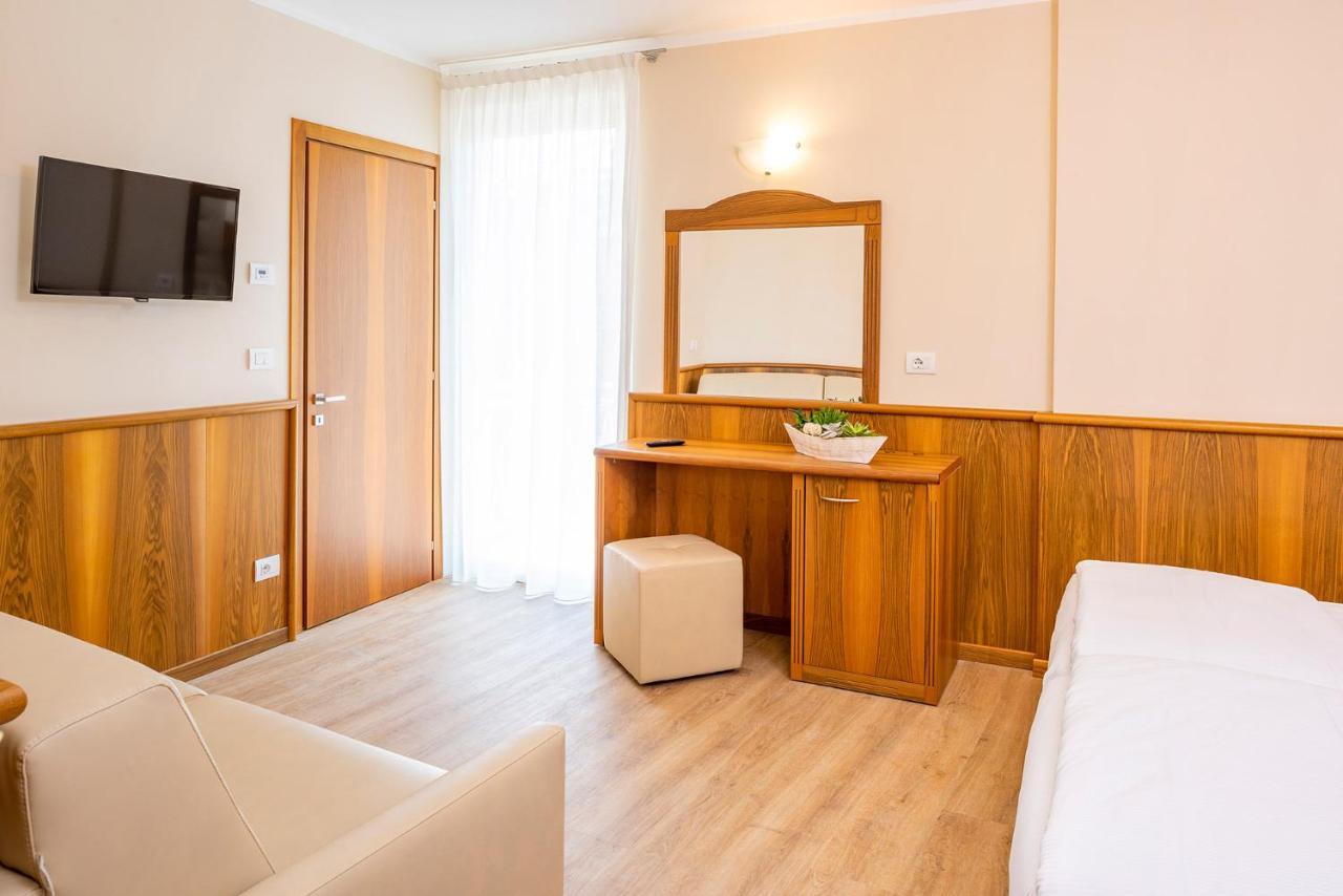 Hotel Centrale Garde Extérieur photo