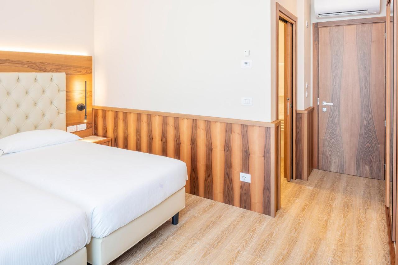 Hotel Centrale Garde Extérieur photo