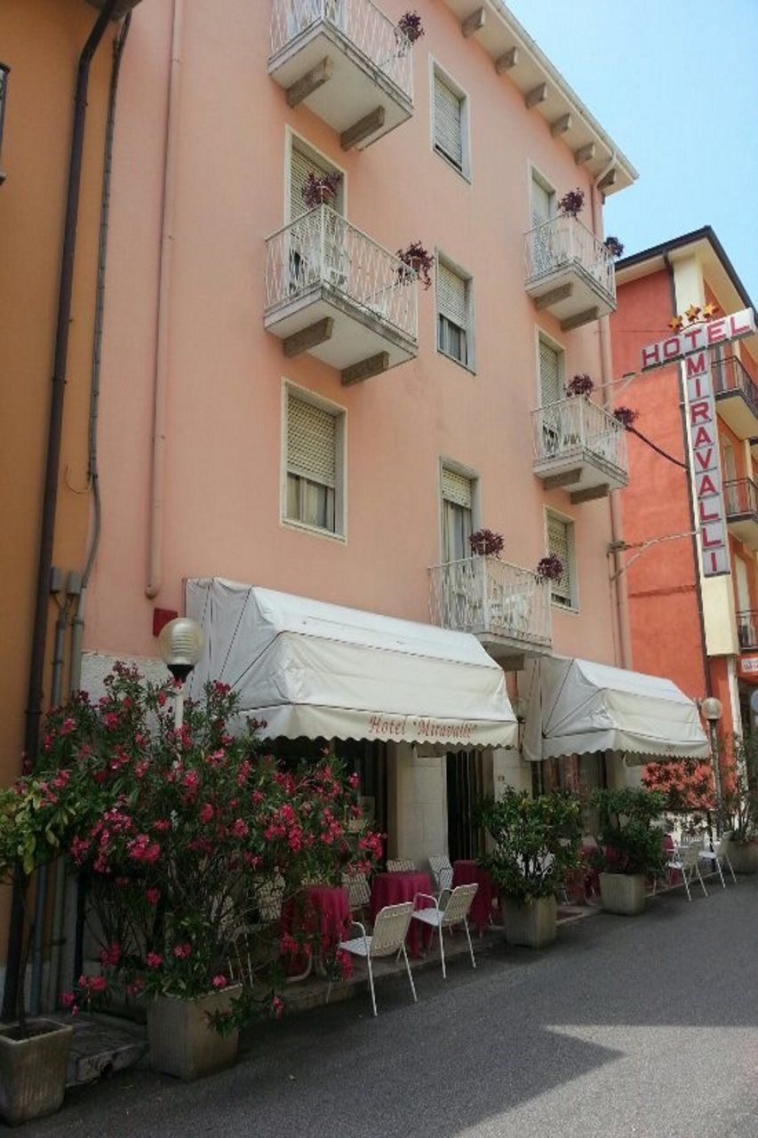 Hotel Centrale Garde Extérieur photo
